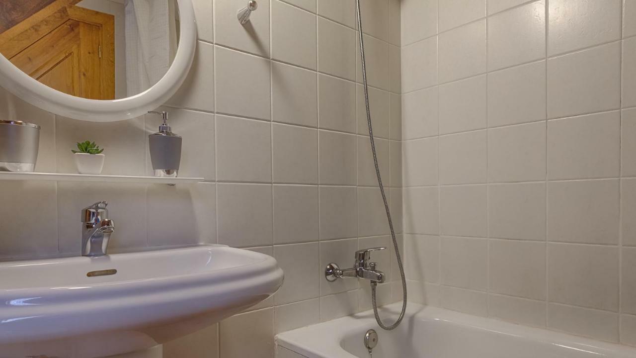 Saplan Real Estate Montlude Lägenhet Les Exteriör bild